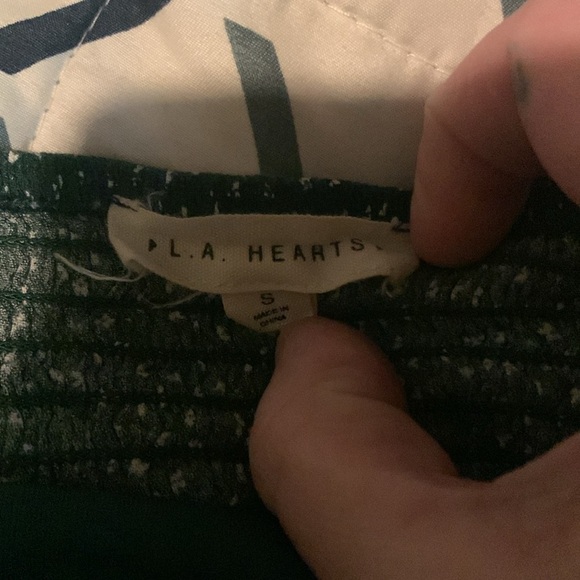 Small L.A. Hearts Forrest Green floral crop top elastic spaghetti straps - Picture 3 of 4